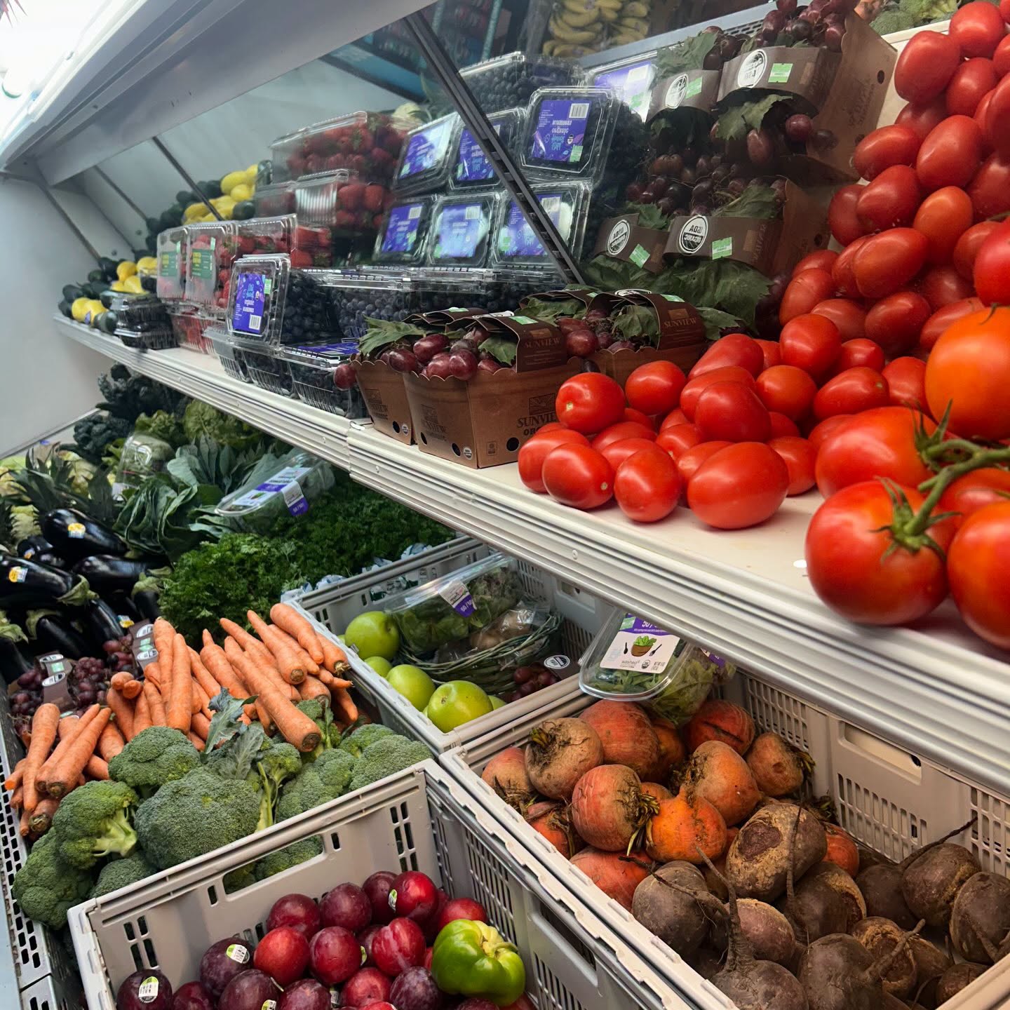 sandra's cafe and healthy marketplace produce box